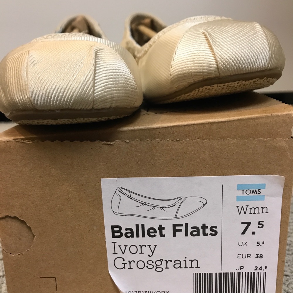 TOMS ballet flats cream size 7.5